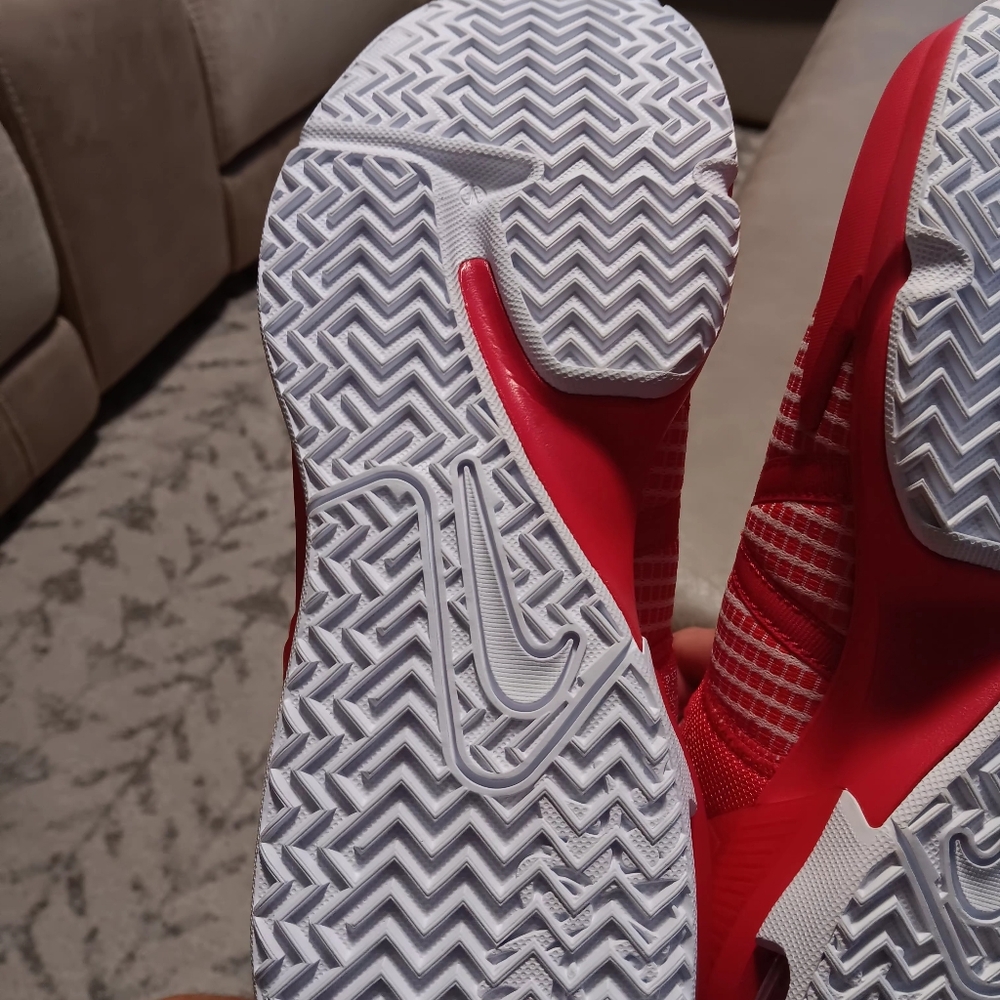 Mens Lebron witness vii university red size 10 m - Picture 12 of 13